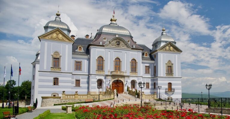 Miesta v okolí - Zámocký hotel v Halíči